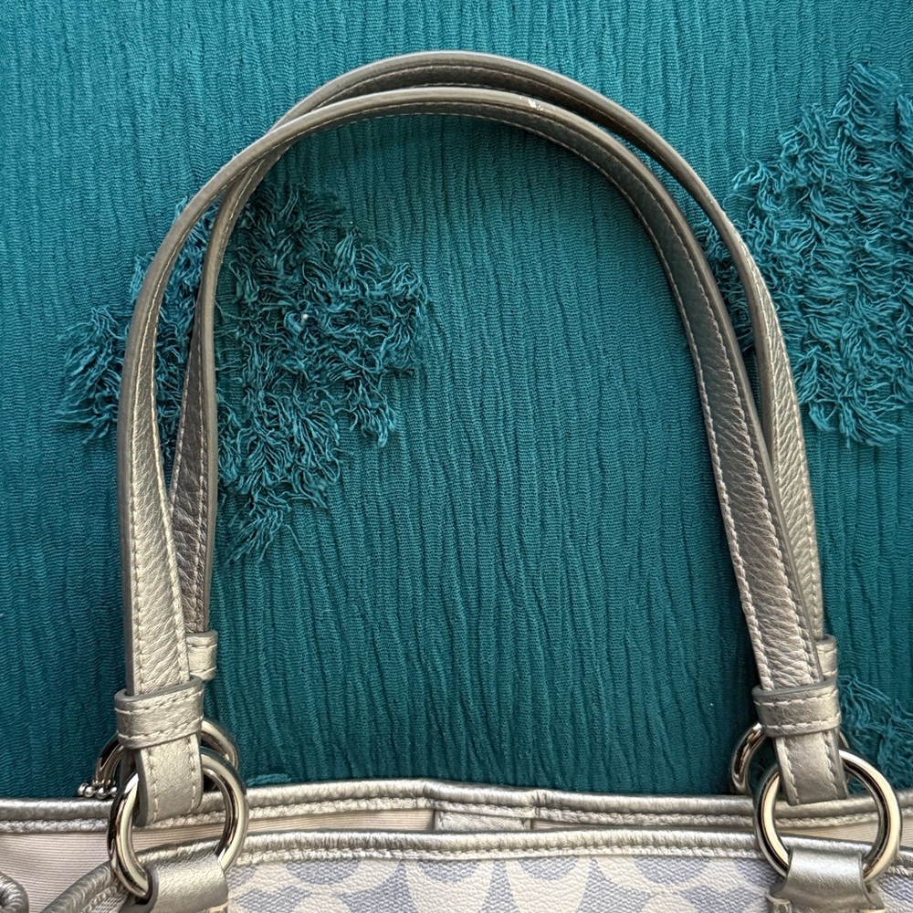 Coach Purse - Picture 5 of 6